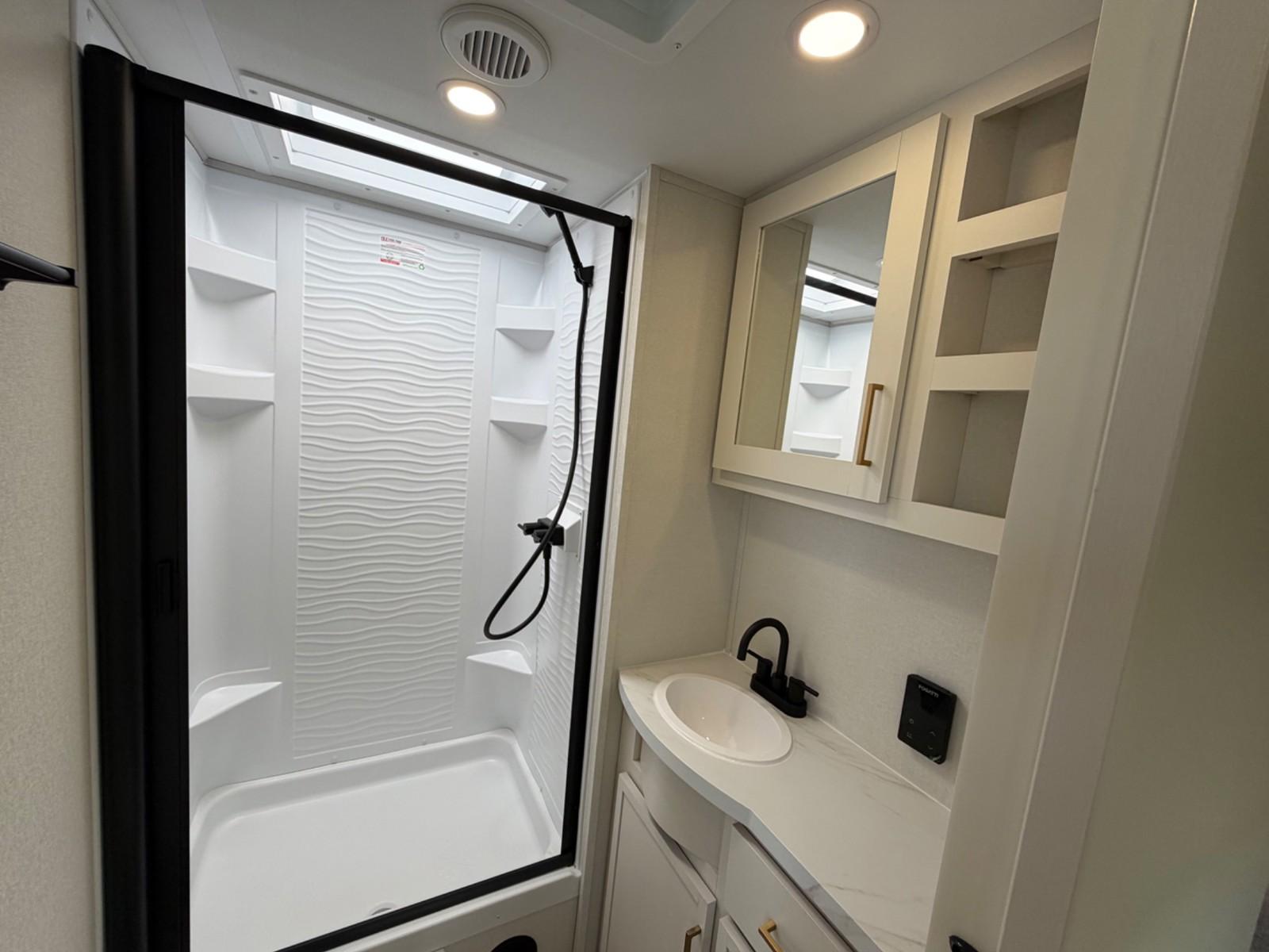 2026 Grand Design 2026 Grand Design Transcend - thumbnail 14