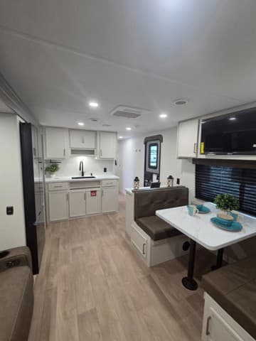 2026 Grand Design 2026 Grand Design Transcend - thumbnail 11