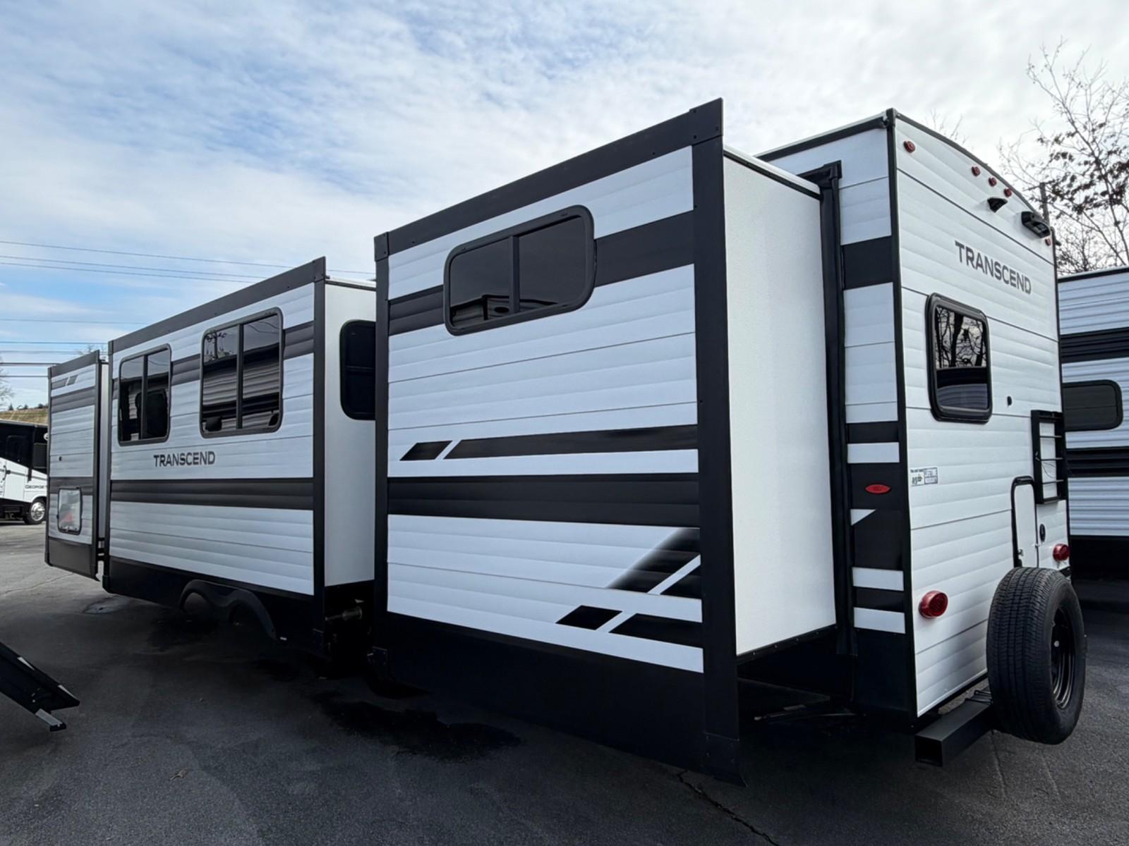 2026 Grand Design 2026 Grand Design Transcend - thumbnail 4