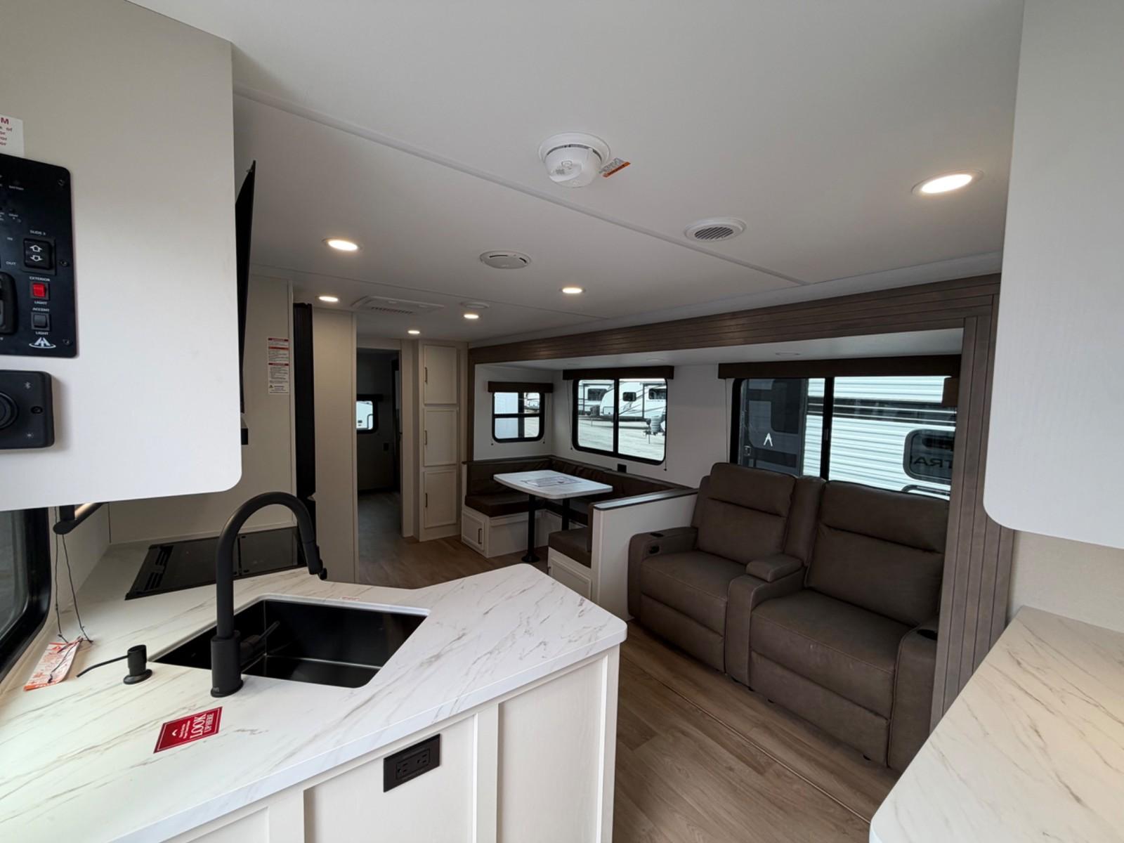 2026 Grand Design 2026 Grand Design Transcend - thumbnail 9