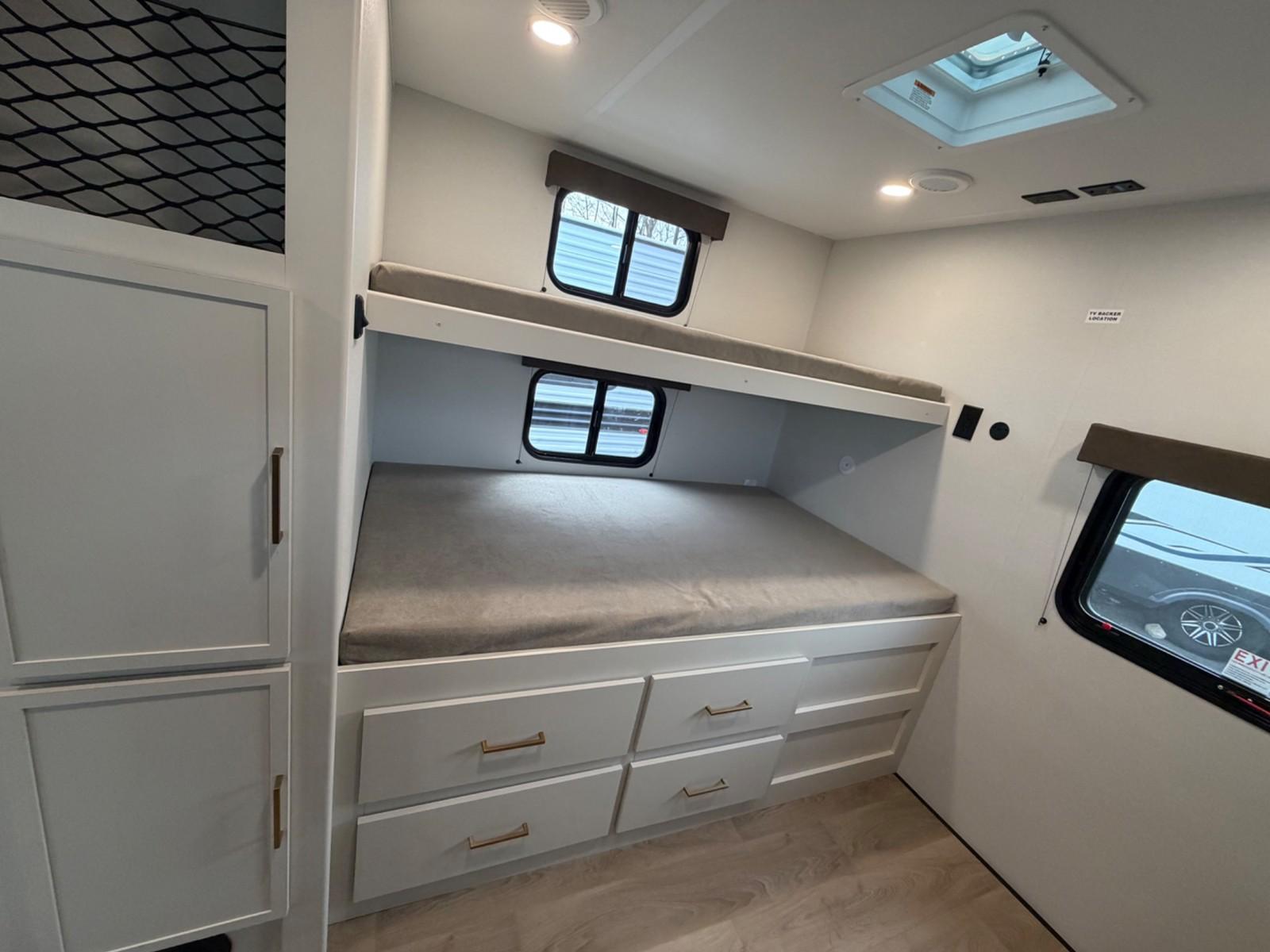 2026 Grand Design 2026 Grand Design Transcend - thumbnail 15