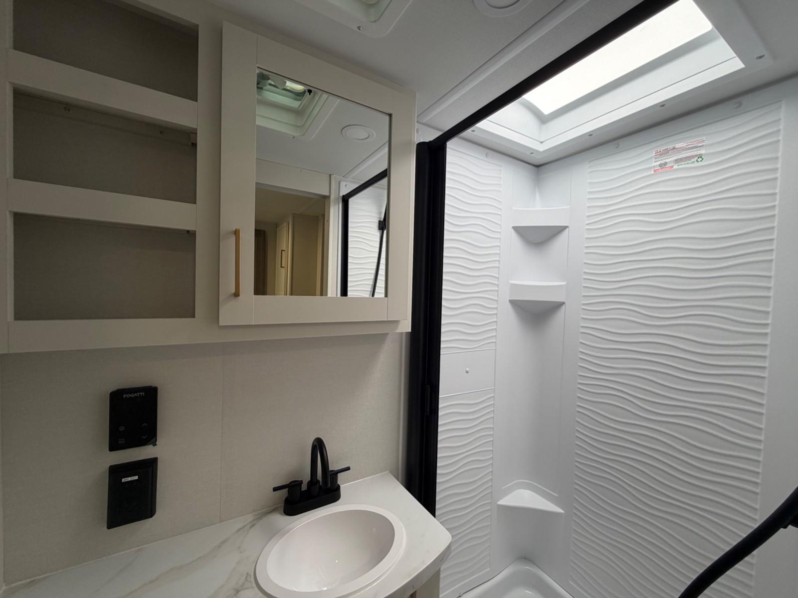 2026 Grand Design 2026 Grand Design Transcend - thumbnail 17