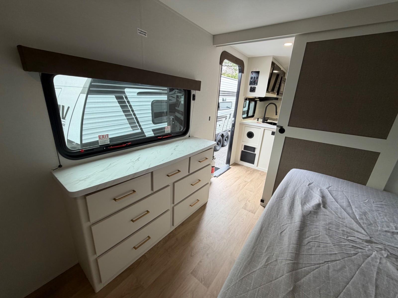 2026 Grand Design 2026 Grand Design Transcend - thumbnail 21