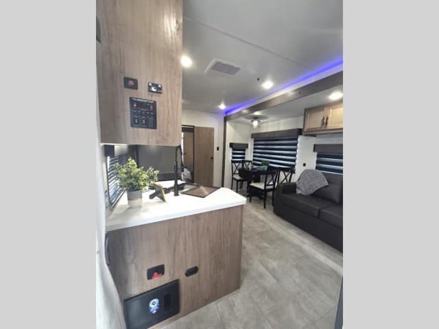 2025 Forest River 2025 Forest River Cherokee Timberwolf - thumbnail 6