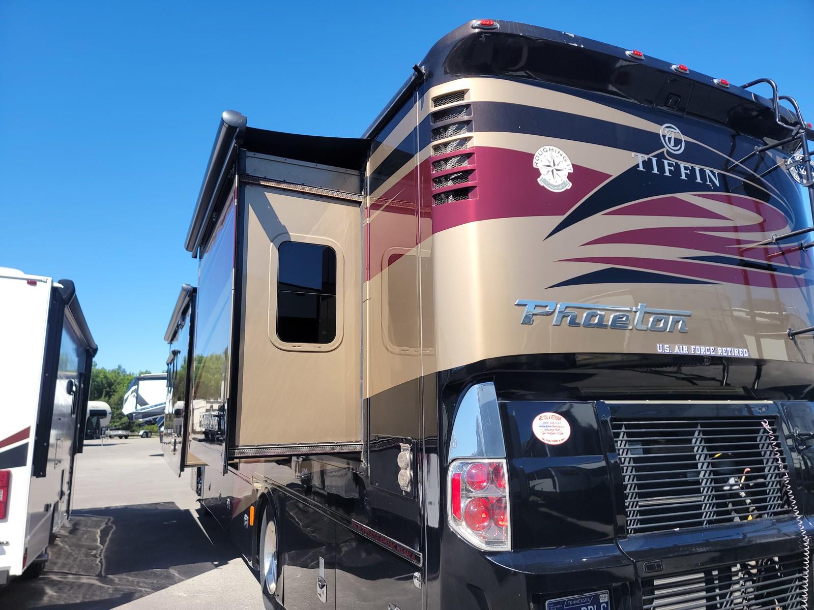 2018 Tiffin 2018 Tiffin Phaeton - thumbnail 4