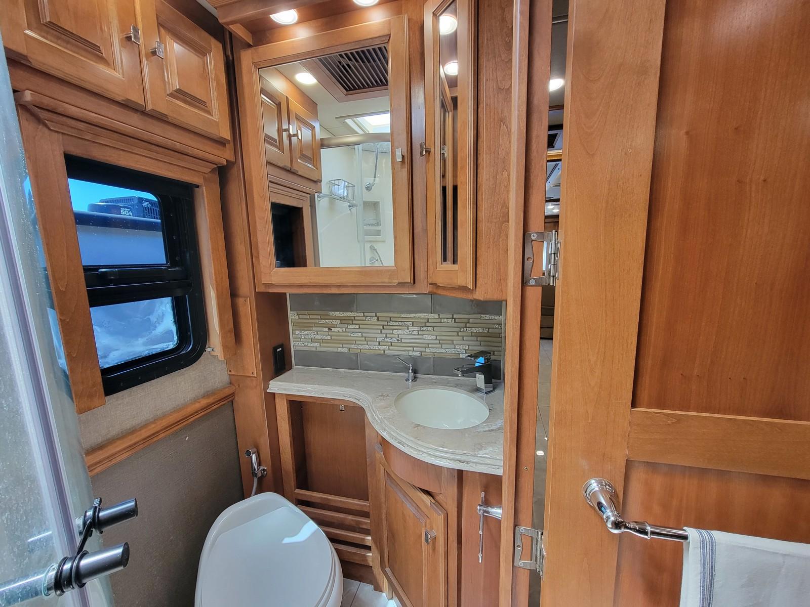 2018 Tiffin 2018 Tiffin Phaeton - thumbnail 68