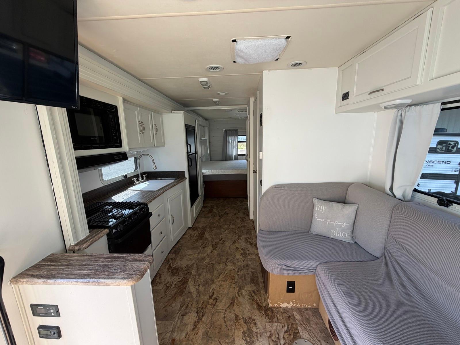 2015 Coachmen 2015 Coachmen Pursuit - thumbnail 9