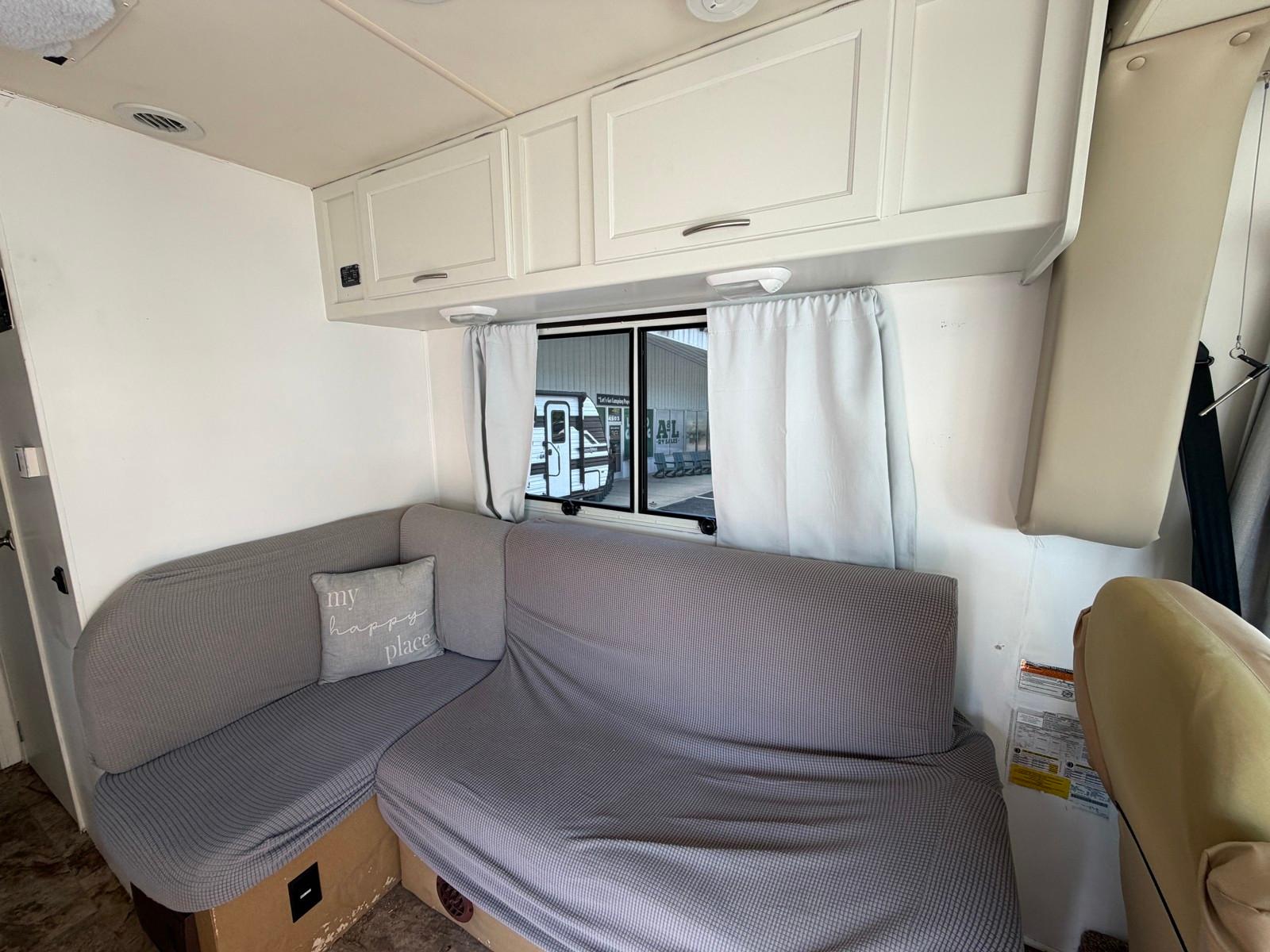 2015 Coachmen 2015 Coachmen Pursuit - thumbnail 10