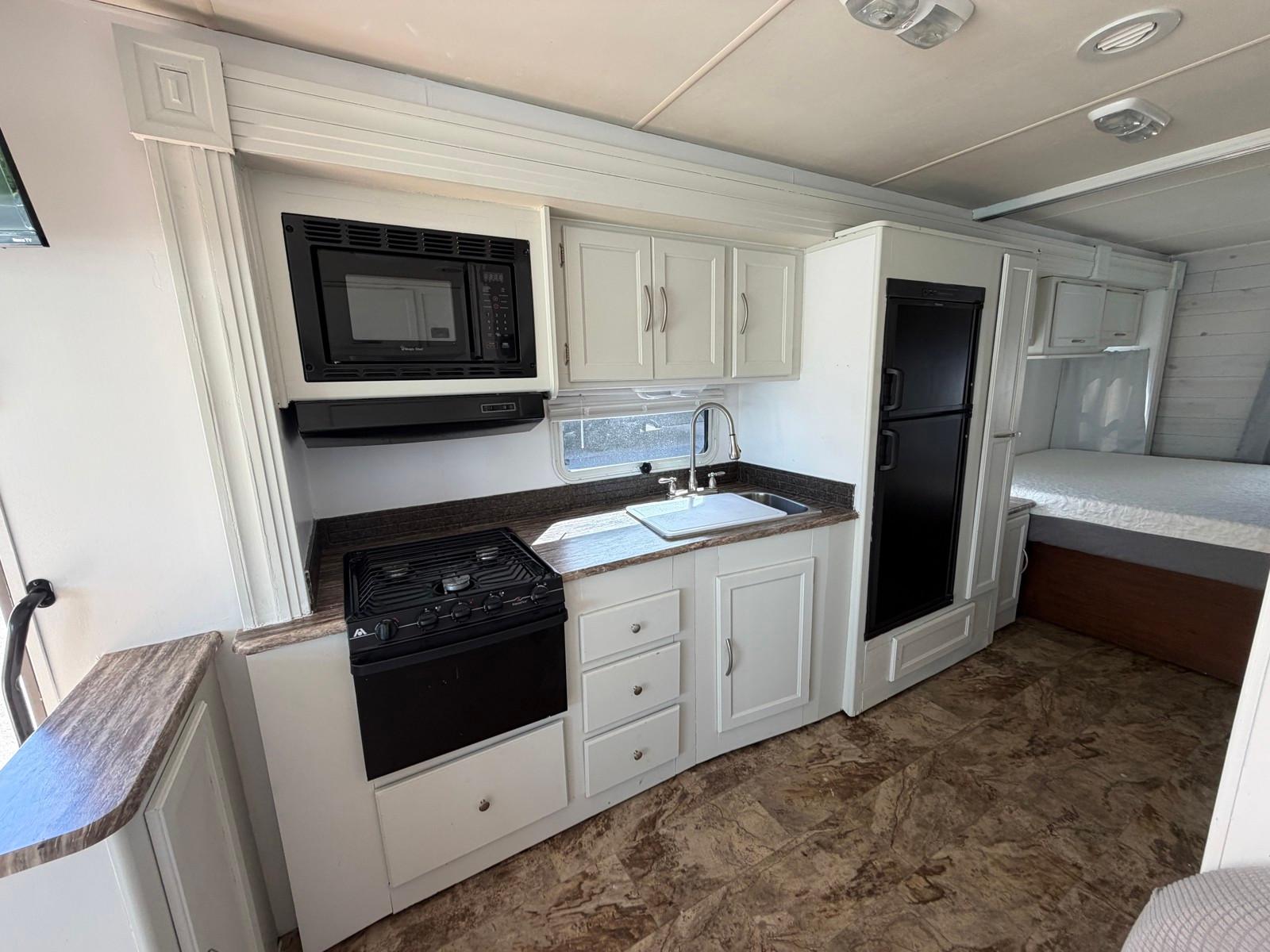 2015 Coachmen 2015 Coachmen Pursuit - thumbnail 11