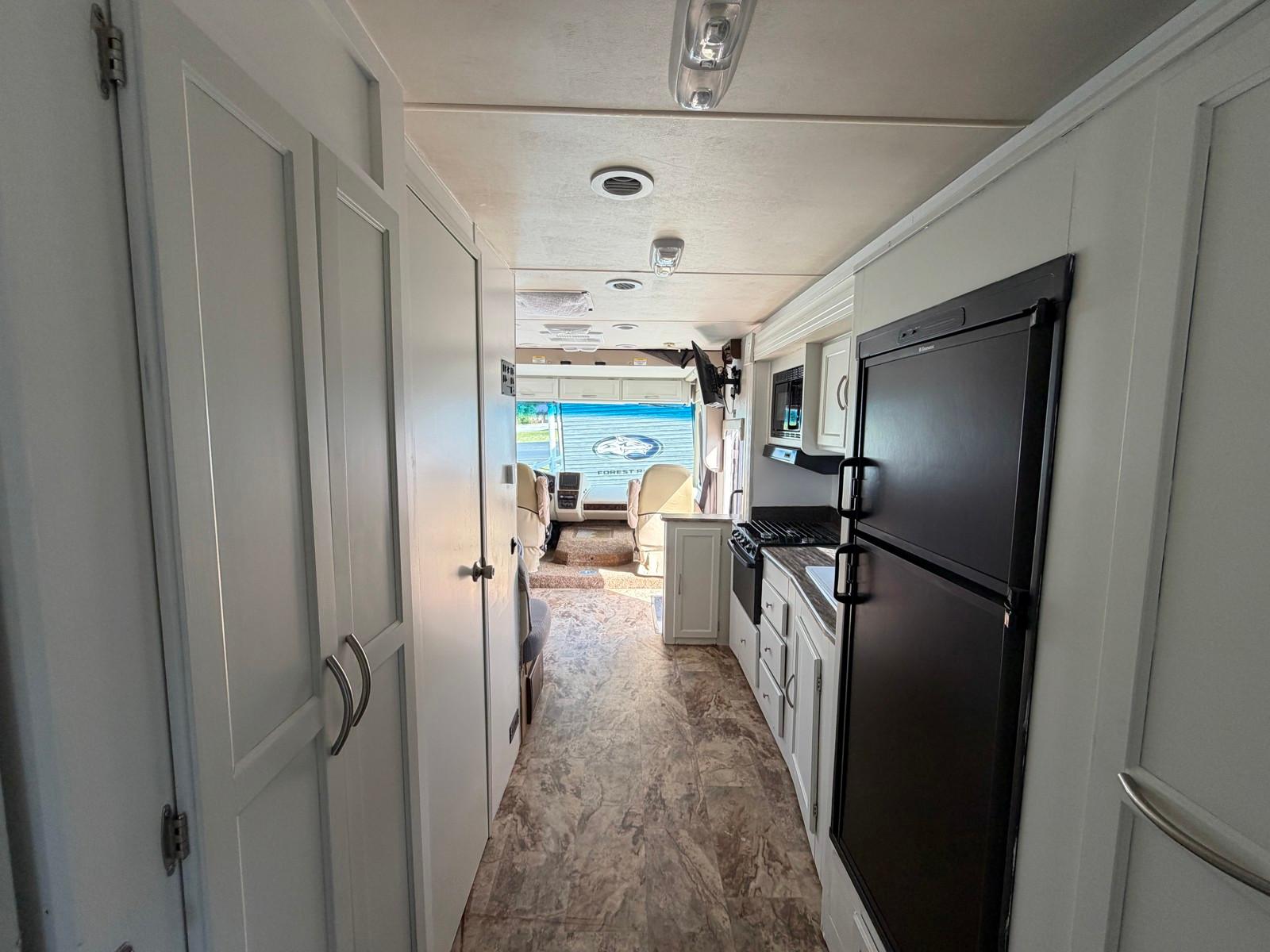 2015 Coachmen 2015 Coachmen Pursuit - thumbnail 16