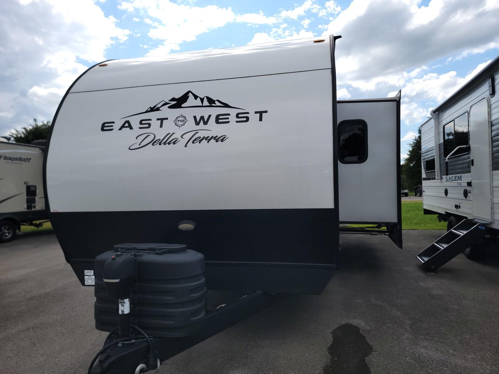2024 East To West 2024 East To West Della Terra - thumbnail 4