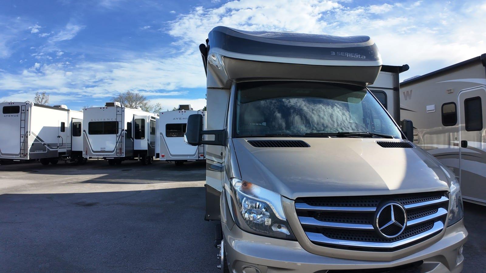 2019 Dyanamax RV Isata 3 24FW