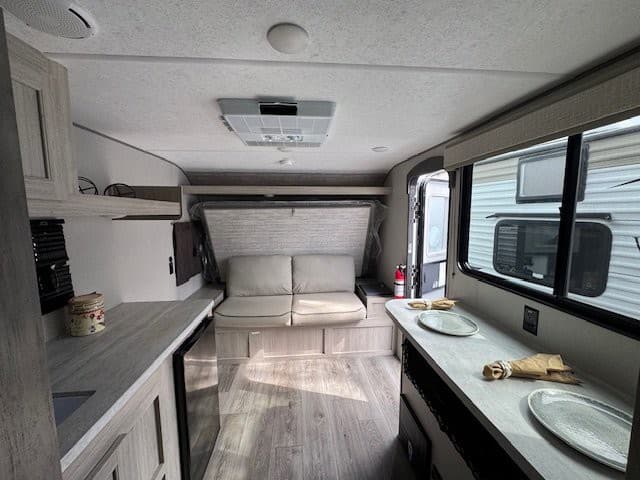 2024 Coachmen 2024 Coachmen Catalina Summit Series 7 - thumbnail 5