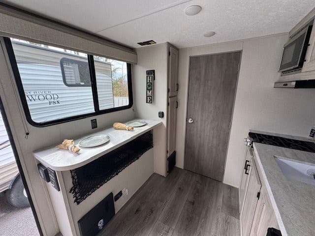 2024 Coachmen 2024 Coachmen Catalina Summit Series 7 - thumbnail 8