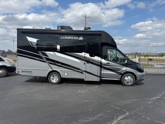 2025 Thor Motor Coach 2025 Thor Motor Coach Compass - thumbnail 6