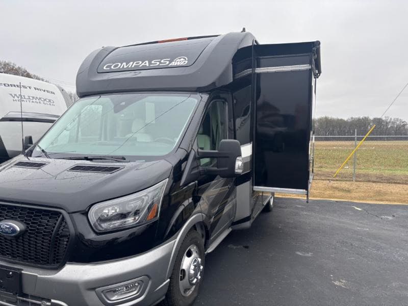 2025 Thor Motor Coach 2025 Thor Motor Coach Compass - thumbnail 7