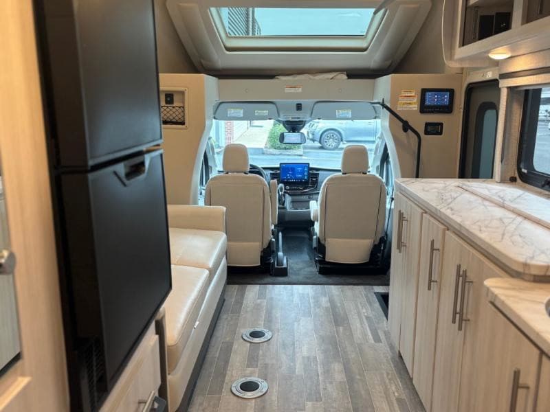 2025 Thor Motor Coach 2025 Thor Motor Coach Compass - thumbnail 18