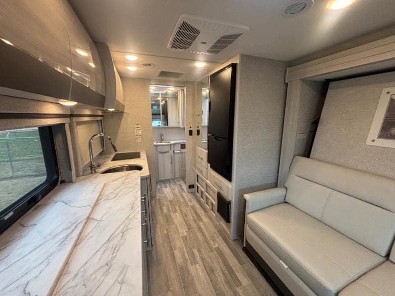 2025 Thor Motor Coach 2025 Thor Motor Coach Compass - thumbnail 24