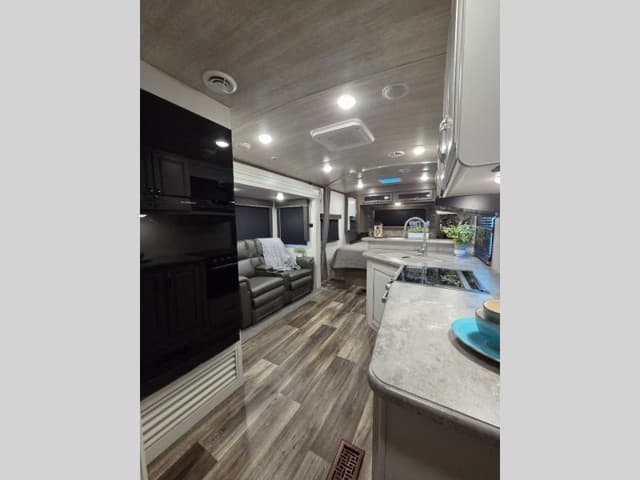 2023 Keystone RV 2023 Keystone RV Cougar - thumbnail 7