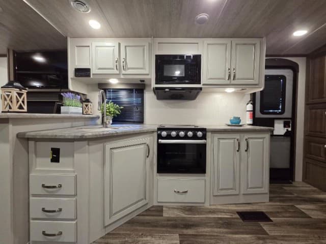 2023 Keystone RV 2023 Keystone RV Cougar - thumbnail 8