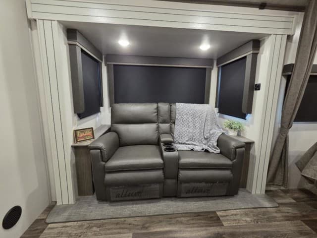 2023 Keystone RV 2023 Keystone RV Cougar - thumbnail 10