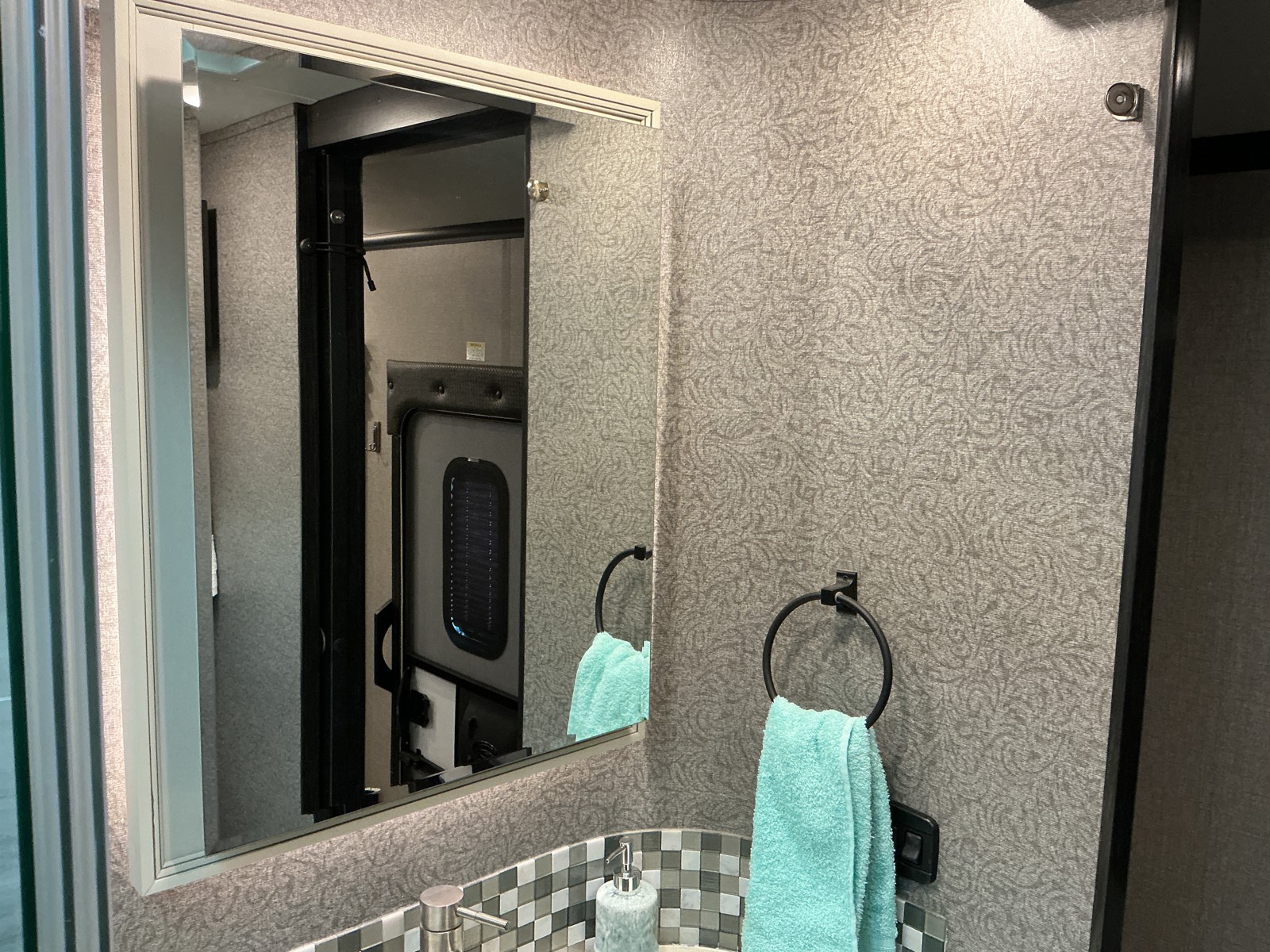2021 Jayco 2021 Jayco North Point - thumbnail 23