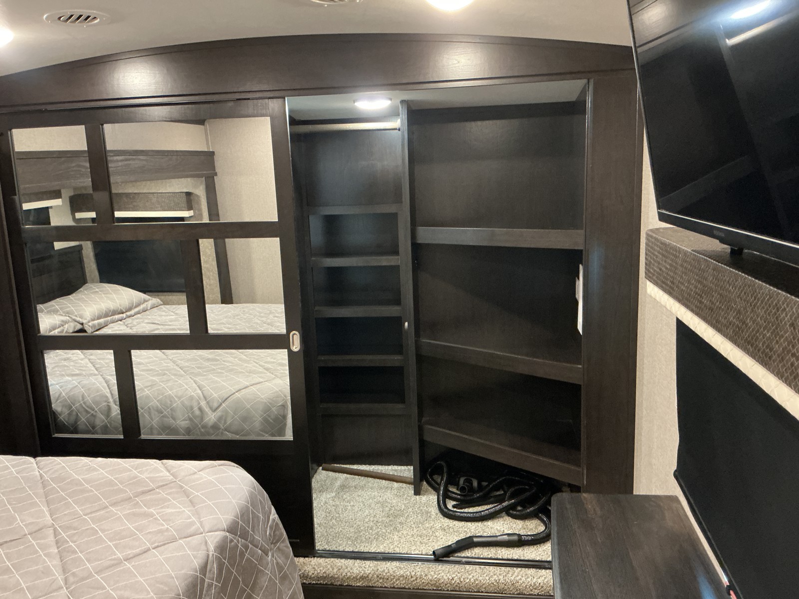 2021 Jayco 2021 Jayco North Point - thumbnail 31