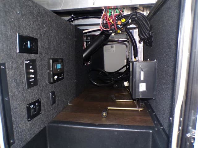 2023 Dutchmen 2023 Dutchmen Voltage - thumbnail 12