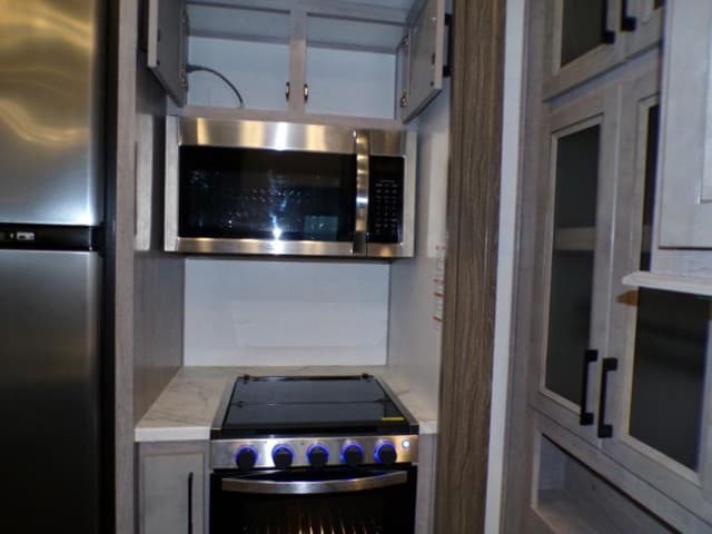 2023 Dutchmen 2023 Dutchmen Voltage - thumbnail 32