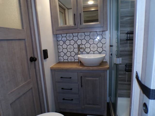 2023 Dutchmen 2023 Dutchmen Voltage - thumbnail 45