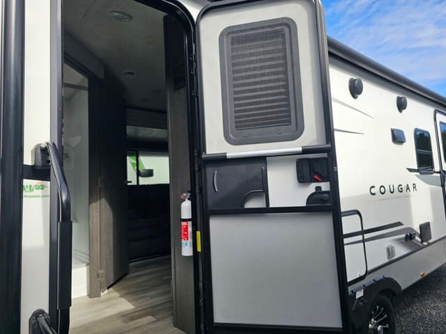2024 Keystone RV 2024 Keystone RV Keystone Cougar - thumbnail 11