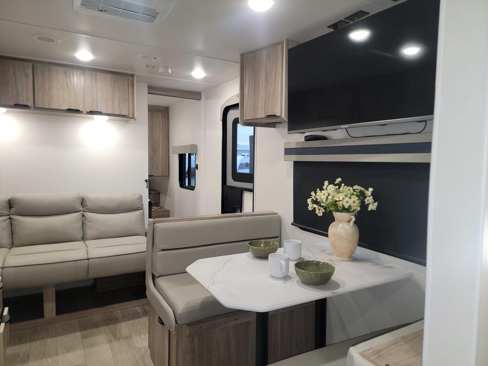 2024 Winnebago 2024 Winnebago Access - thumbnail 9