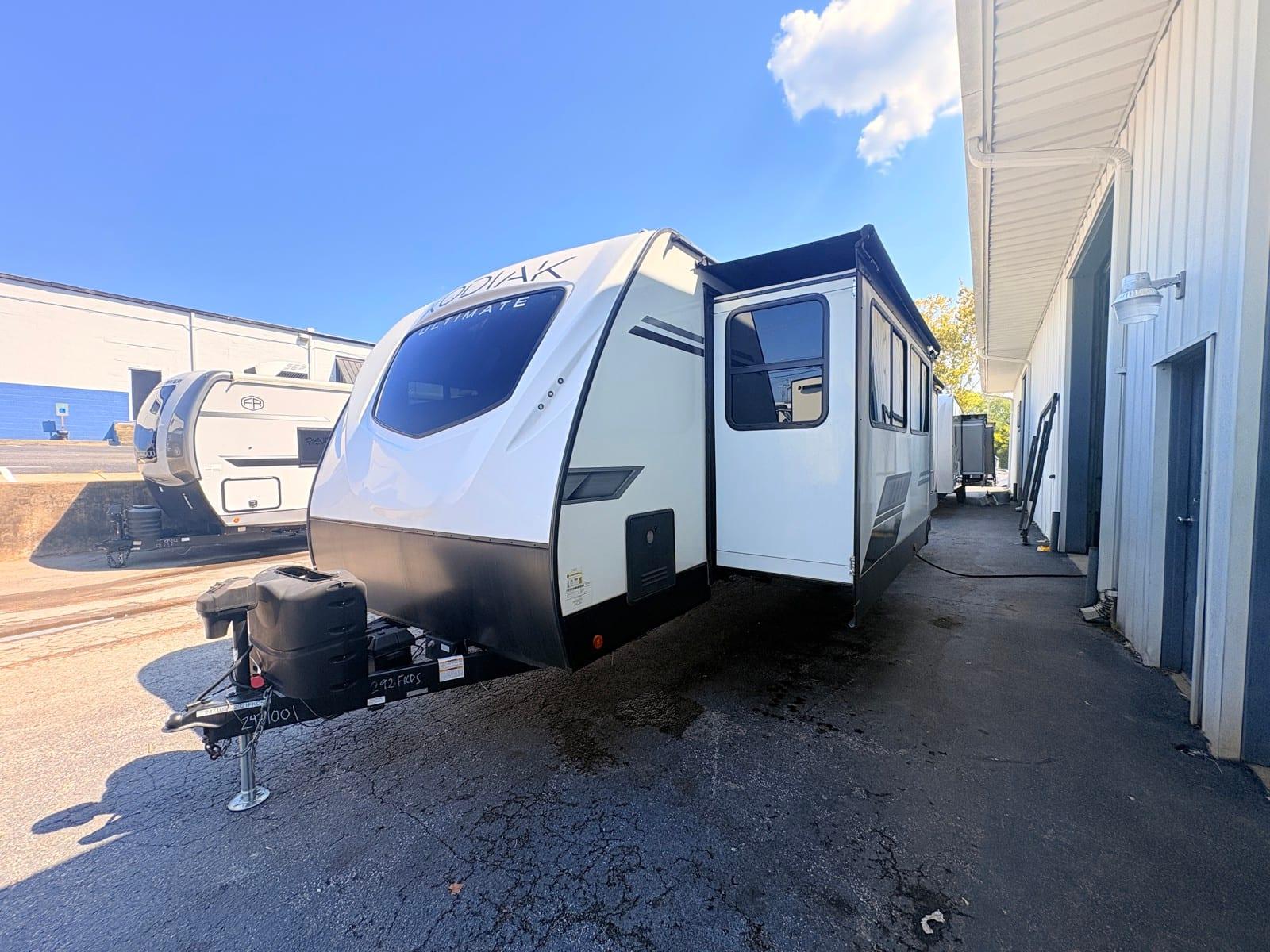 2023 Dutchmen Kodiak Ultimate 2921FKDS