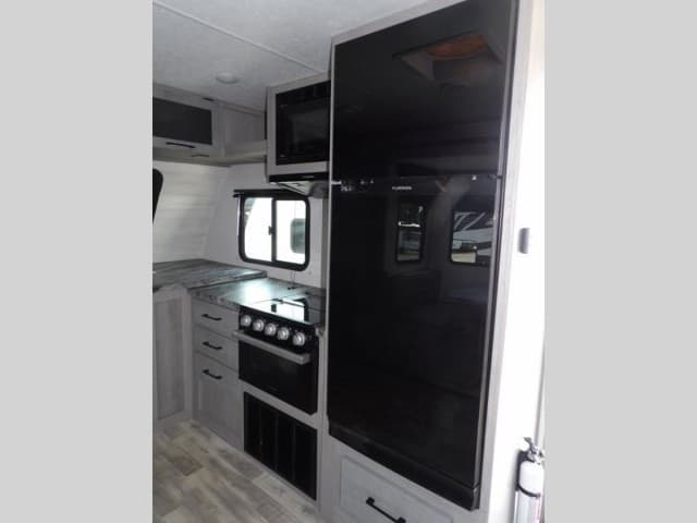 2023 Dutchmen 2023 Dutchmen Kodiak Ultimate - thumbnail 13