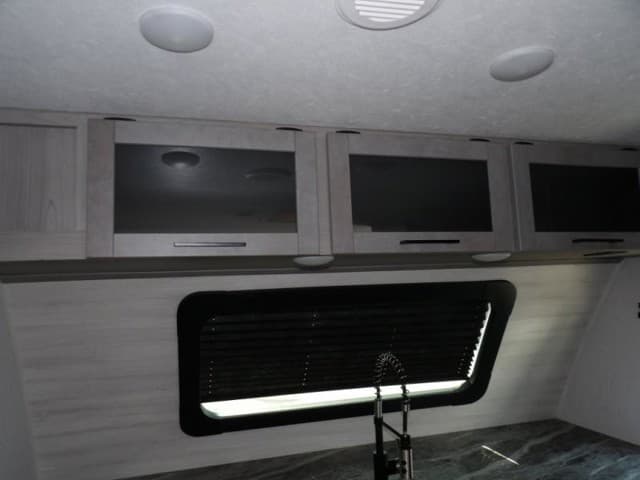 2023 Dutchmen 2023 Dutchmen Kodiak Ultimate - thumbnail 15