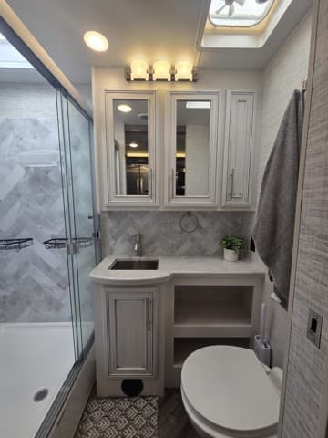 2024 Entegra Coach 2024 Entegra Coach Emblem - thumbnail 10