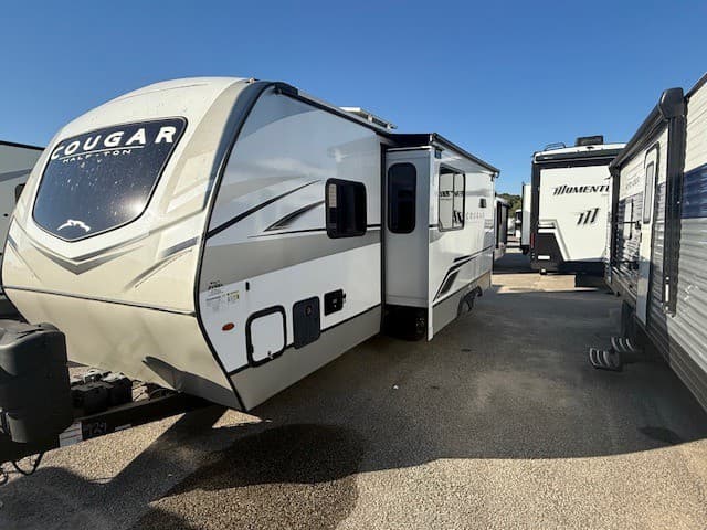 2023 Keystone RV 2023 Keystone RV Keystone Cougar - thumbnail 3