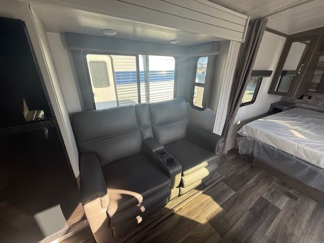 2023 Keystone RV 2023 Keystone RV Keystone Cougar - thumbnail 8