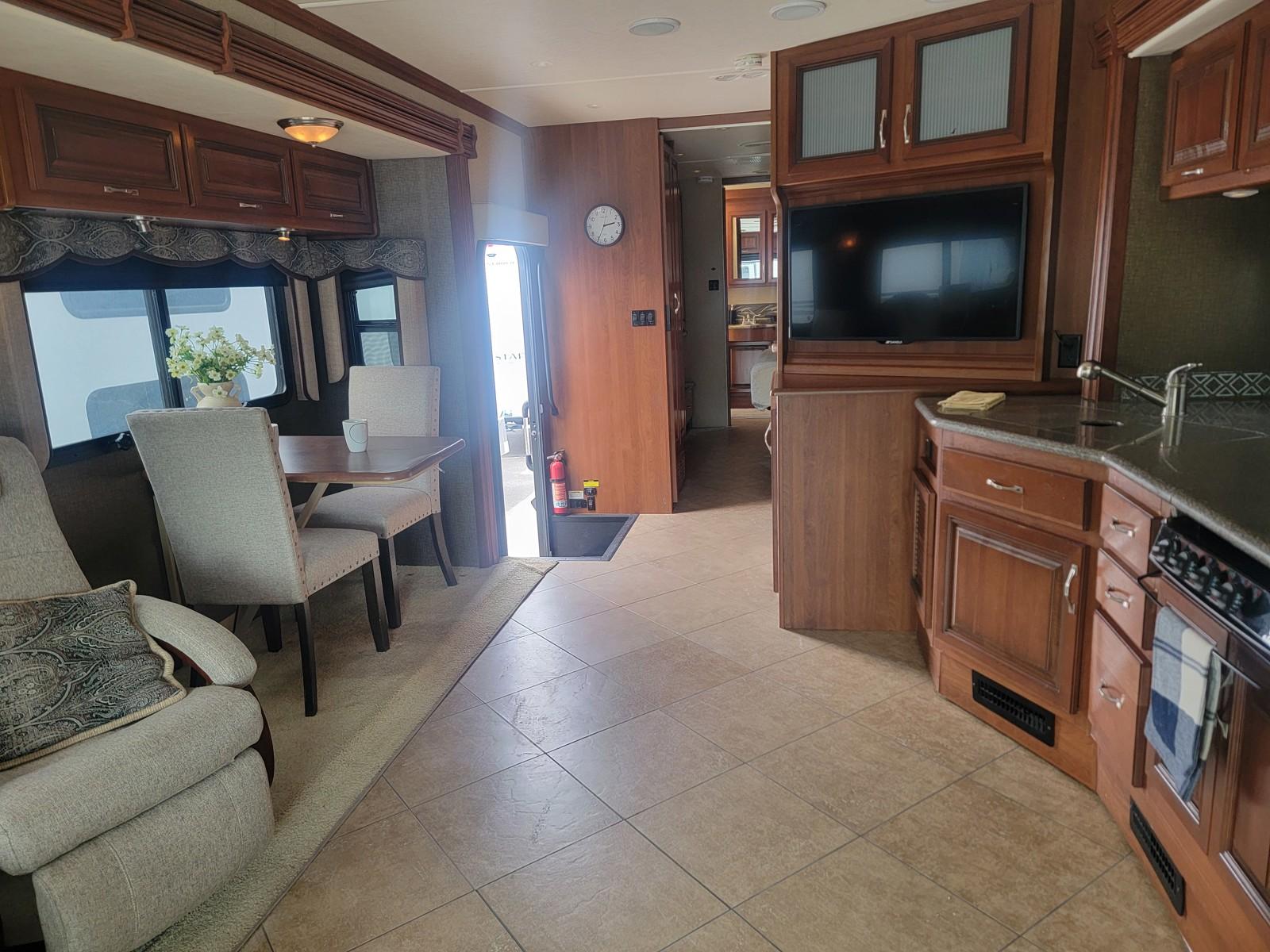 2015 Holiday Rambler 2015 Holiday Rambler Vacationer - thumbnail 23