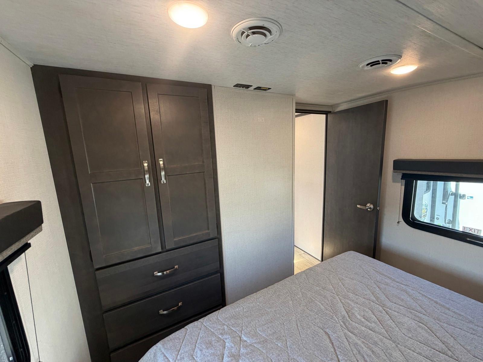 2024 Keystone RV 2024 Keystone RV Cougar Sport - thumbnail 14