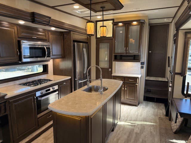 2020 Grand Design 2020 Grand Design Solitude - thumbnail 7