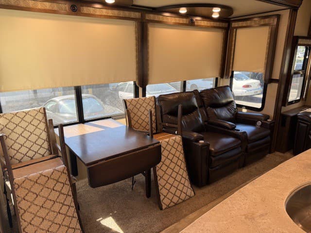 2020 Grand Design 2020 Grand Design Solitude - thumbnail 16