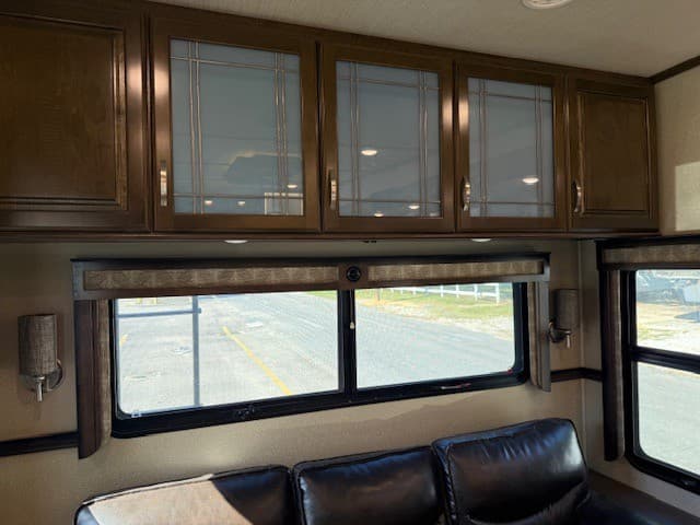 2020 Grand Design 2020 Grand Design Solitude - thumbnail 17