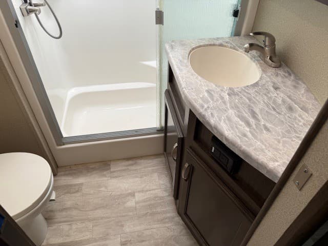 2020 Grand Design 2020 Grand Design Solitude - thumbnail 20