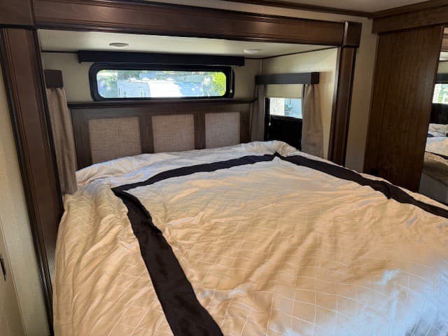 2020 Grand Design 2020 Grand Design Solitude - thumbnail 23