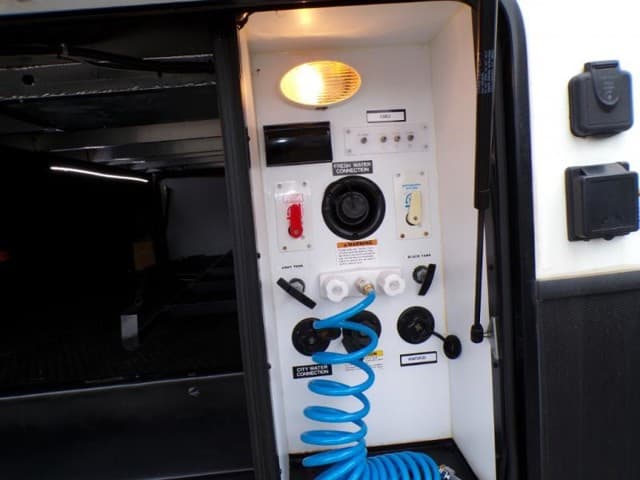 2018 Dutchmen 2018 Dutchmen Voltage - thumbnail 8