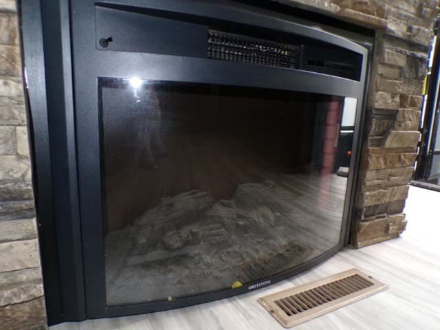 2018 Dutchmen 2018 Dutchmen Voltage - thumbnail 23