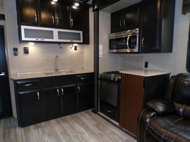 2018 Dutchmen 2018 Dutchmen Voltage - thumbnail 27