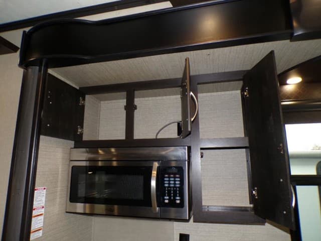 2018 Dutchmen 2018 Dutchmen Voltage - thumbnail 31