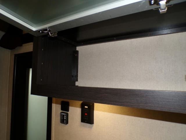 2018 Dutchmen 2018 Dutchmen Voltage - thumbnail 34